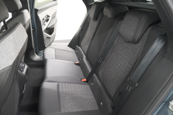 Peugeot 3008 1.2 Hybrid 136 Allure | Camera | Apple Carplay | Parkeersensoren