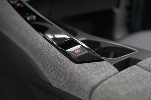 Peugeot 3008 1.2 Hybrid 136 Allure | Camera | Apple Carplay | Parkeersensoren