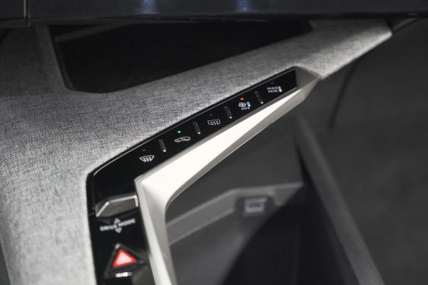 Peugeot 3008 1.2 Hybrid 136 Allure | Camera | Apple Carplay | Parkeersensoren