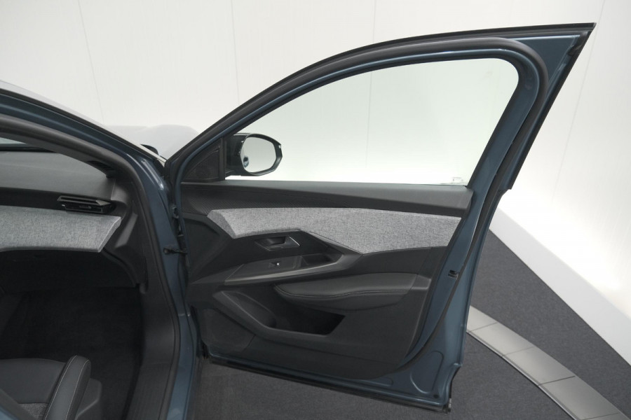 Peugeot 3008 1.2 Hybrid 136 Allure | Camera | Apple Carplay | Parkeersensoren