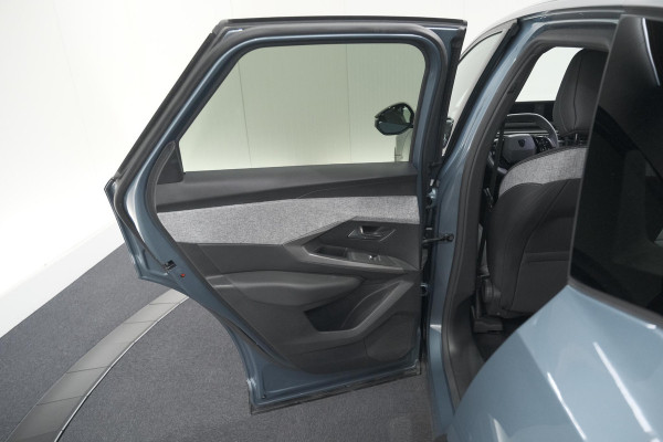 Peugeot 3008 1.2 Hybrid 136 Allure | Camera | Apple Carplay | Parkeersensoren