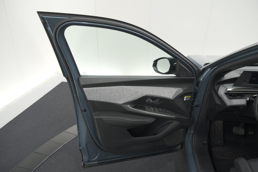 Peugeot 3008 1.2 Hybrid 136 Allure | Camera | Apple Carplay | Parkeersensoren