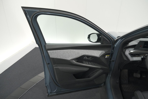 Peugeot 3008 1.2 Hybrid 136 Allure | Camera | Apple Carplay | Parkeersensoren