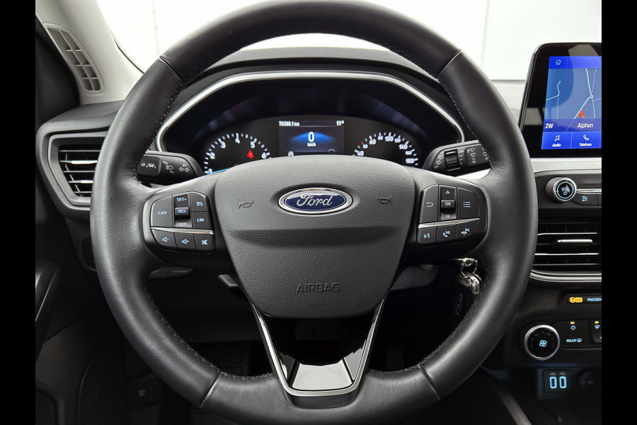 Ford Focus 1.0 EcoBoost Hybrid Trend Edition Business (NAVIGATIE, CAMERA, CARPLAY, PARKEERSENSOREN, GOED ONDERHOUDEN)