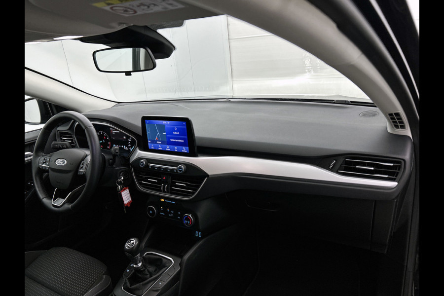 Ford Focus 1.0 EcoBoost Hybrid Trend Edition Business (NAVIGATIE, CAMERA, CARPLAY, PARKEERSENSOREN, GOED ONDERHOUDEN)