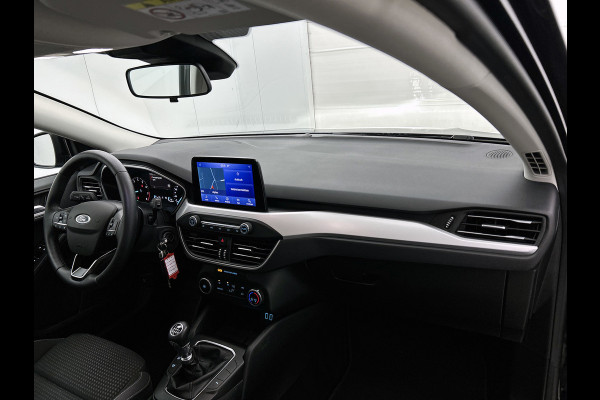 Ford Focus 1.0 EcoBoost Hybrid Trend Edition Business (NAVIGATIE, CAMERA, CARPLAY, PARKEERSENSOREN, GOED ONDERHOUDEN)