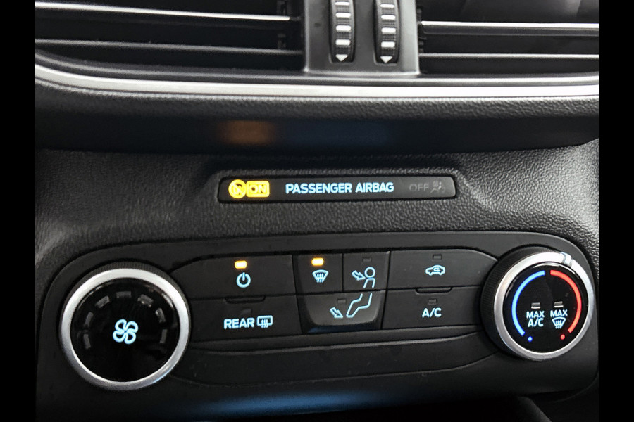 Ford Focus 1.0 EcoBoost Hybrid Trend Edition Business (NAVIGATIE, CAMERA, CARPLAY, PARKEERSENSOREN, GOED ONDERHOUDEN)