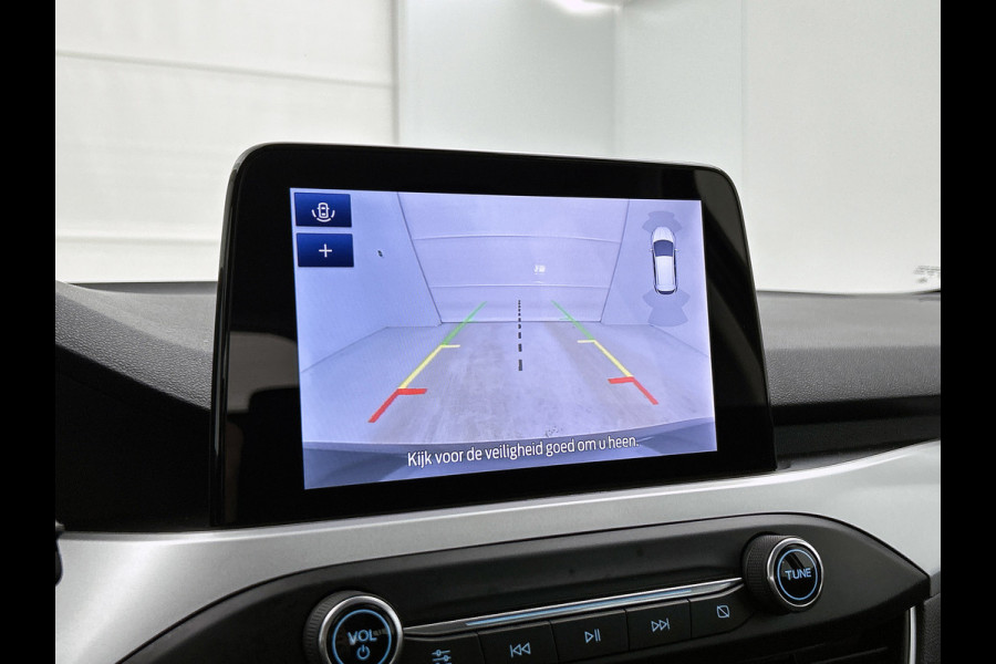 Ford Focus 1.0 EcoBoost Hybrid Trend Edition Business (NAVIGATIE, CAMERA, CARPLAY, PARKEERSENSOREN, GOED ONDERHOUDEN)