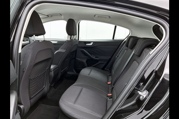 Ford Focus 1.0 EcoBoost Hybrid Trend Edition Business (NAVIGATIE, CAMERA, CARPLAY, PARKEERSENSOREN, GOED ONDERHOUDEN)