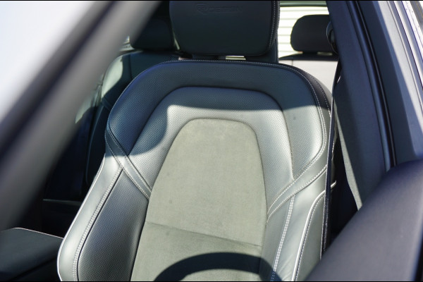 Volvo XC60 190PK T4 R-Design AUTOM. | SUPER LUXE | PANO | TREKHAAK