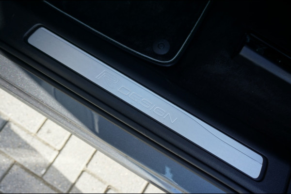 Volvo XC60 190PK T4 R-Design AUTOM. | SUPER LUXE | PANO | TREKHAAK