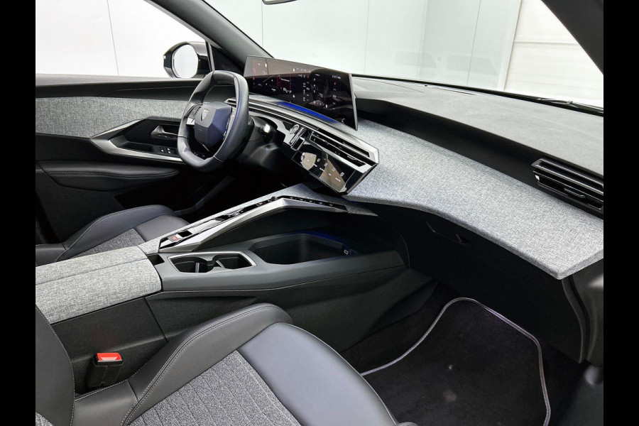 Peugeot 3008 1.2 Hybrid 136 Allure WIDE-SCREEN | CAMERA | NAVI & CARPLAY