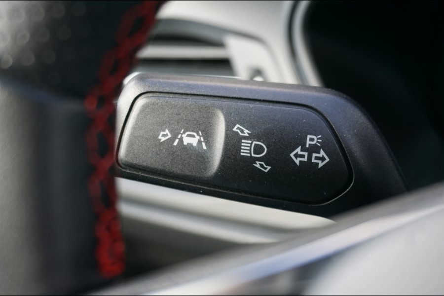 Ford FOCUS Wagon 150PK ST Line Business | SPORTIEF | AUTOMAAT | NAVI | SENSOREN