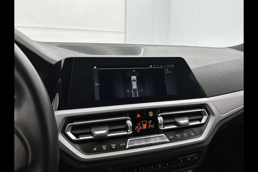 BMW 3 Serie Touring 318i High Executive(Dealer onderH, Carplay/ Android, Navi, StoelV, PDC V+A, Climate con,, Etc)