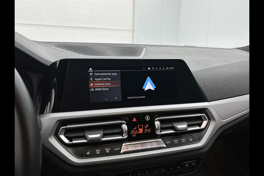 BMW 3 Serie Touring 318i High Executive(Dealer onderH, Carplay/ Android, Navi, StoelV, PDC V+A, Climate con,, Etc)