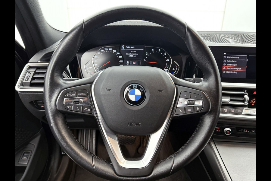 BMW 3 Serie Touring 318i High Executive(Dealer onderH, Carplay/ Android, Navi, StoelV, PDC V+A, Climate con,, Etc)