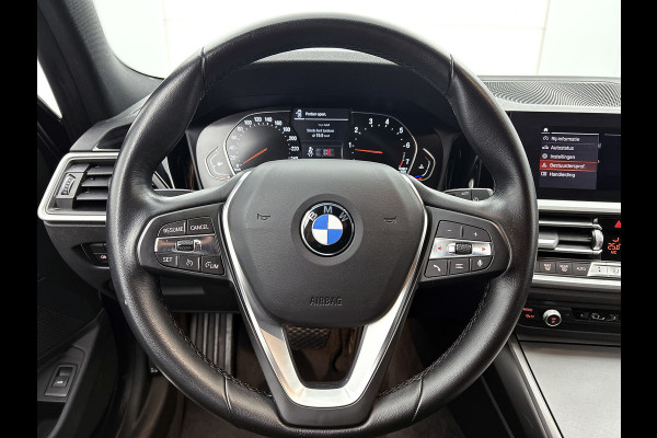 BMW 3 Serie Touring 318i High Executive(Dealer onderH, Carplay/ Android, Navi, StoelV, PDC V+A, Climate con,, Etc)