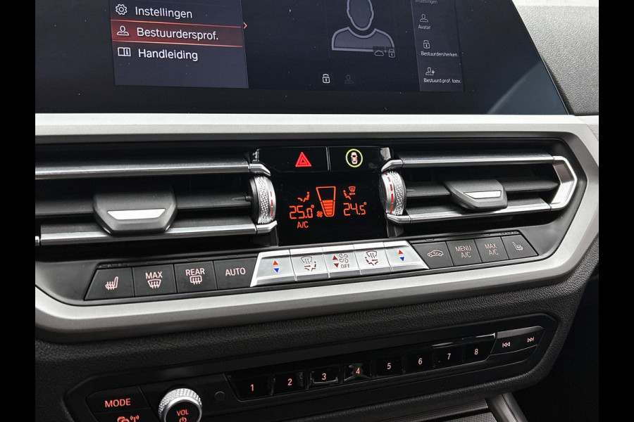 BMW 3 Serie Touring 318i High Executive(Dealer onderH, Carplay/ Android, Navi, StoelV, PDC V+A, Climate con,, Etc)