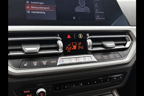 BMW 3 Serie Touring 318i High Executive(Dealer onderH, Carplay/ Android, Navi, StoelV, PDC V+A, Climate con,, Etc)