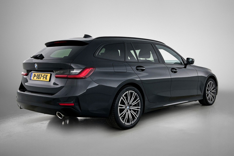 BMW 3 Serie Touring 318i High Executive(Dealer onderH, Carplay/ Android, Navi, StoelV, PDC V+A, Climate con,, Etc)