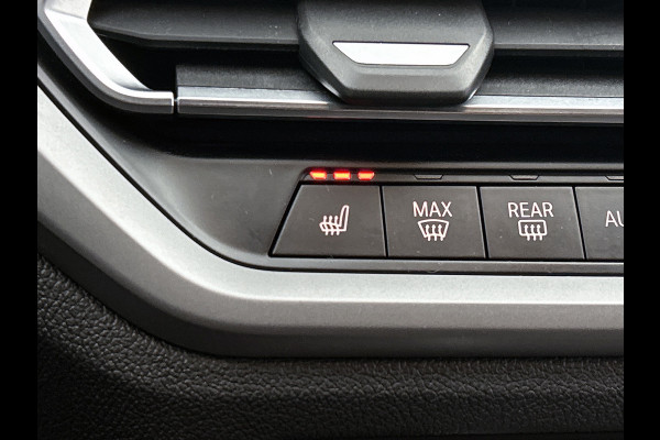 BMW 3 Serie Touring 318i High Executive(Dealer onderH, Carplay/ Android, Navi, StoelV, PDC V+A, Climate con,, Etc)