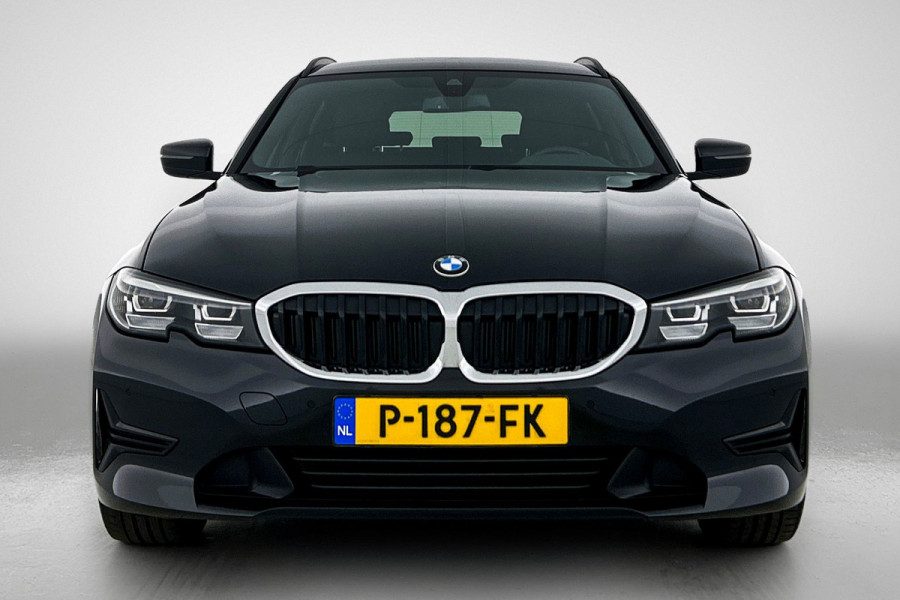 BMW 3 Serie Touring 318i High Executive(Dealer onderH, Carplay/ Android, Navi, StoelV, PDC V+A, Climate con,, Etc)