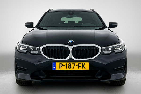 BMW 3 Serie Touring 318i High Executive(Dealer onderH, Carplay/ Android, Navi, StoelV, PDC V+A, Climate con,, Etc)