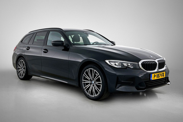 BMW 3 Serie Touring 318i High Executive(Dealer onderH, Carplay/ Android, Navi, StoelV, PDC V+A, Climate con,, Etc)