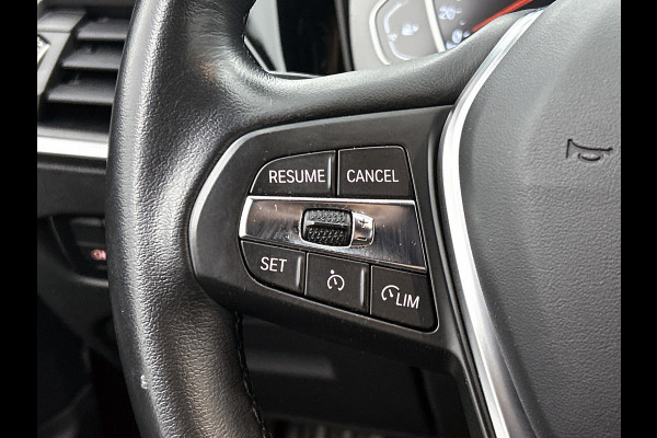 BMW 3 Serie Touring 318i High Executive(Dealer onderH, Carplay/ Android, Navi, StoelV, PDC V+A, Climate con,, Etc)