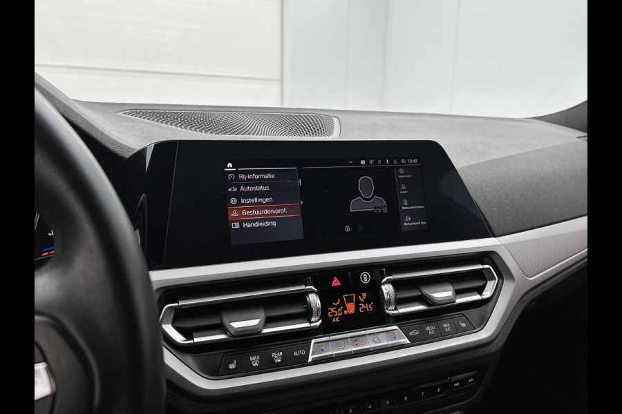 BMW 3 Serie Touring 318i High Executive(Dealer onderH, Carplay/ Android, Navi, StoelV, PDC V+A, Climate con,, Etc)
