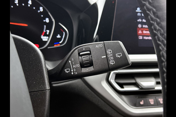 BMW 3 Serie Touring 318i High Executive(Dealer onderH, Carplay/ Android, Navi, StoelV, PDC V+A, Climate con,, Etc)