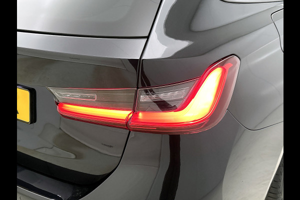 BMW 3 Serie Touring 318i High Executive(Dealer onderH, Carplay/ Android, Navi, StoelV, PDC V+A, Climate con,, Etc)