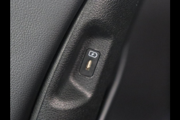 Kia Sportage 1.6 T-GDi Plug-in Hybrid AWD DynamicPlusLine | Stoelverwarming | Adaptive cruise | Matrix LED | 19'' | Camera | Half leder | Carplay | Keyless | Stuurverwarming | Navigatie | PHEV