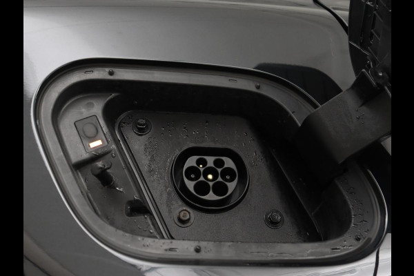 Kia Sportage 1.6 T-GDi Plug-in Hybrid AWD DynamicPlusLine | Stoelverwarming | Adaptive cruise | Matrix LED | 19'' | Camera | Half leder | Carplay | Keyless | Stuurverwarming | Navigatie | PHEV