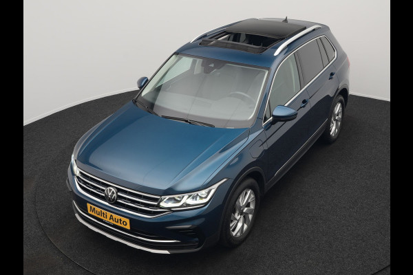 Volkswagen Tiguan 1.4 TSI eHybrid Elegance PHEV 245pk | Panodak | Camera | IQ Light | Adaptive Cruise | Alcantara Sportstoelen Verwarmd | Apple Carplay | Sfeerverlichting | Stuur Verwarmd | Navigatie | Virtual | DAB | Plug In Hybrid