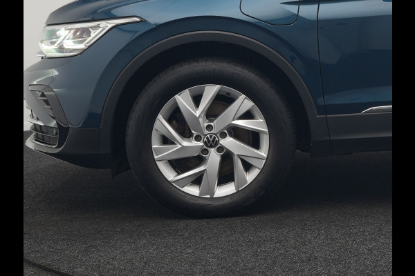Volkswagen Tiguan 1.4 TSI eHybrid Elegance PHEV 245pk | Panodak | Camera | IQ Light | Adaptive Cruise | Alcantara Sportstoelen Verwarmd | Apple Carplay | Sfeerverlichting | Stuur Verwarmd | Navigatie | Virtual | DAB | Plug In Hybrid