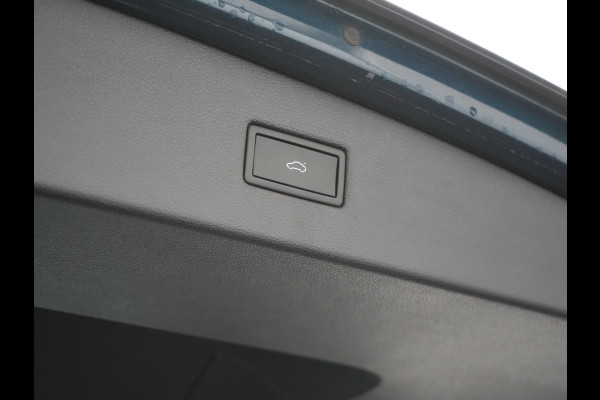 Volkswagen Tiguan 1.4 TSI eHybrid Elegance PHEV 245pk | Panodak | Camera | IQ Light | Adaptive Cruise | Alcantara Sportstoelen Verwarmd | Apple Carplay | Sfeerverlichting | Stuur Verwarmd | Navigatie | Virtual | DAB | Plug In Hybrid