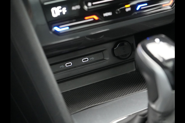 Volkswagen Tiguan 1.4 TSI eHybrid Elegance PHEV 245pk | Panodak | Camera | IQ Light | Adaptive Cruise | Alcantara Sportstoelen Verwarmd | Apple Carplay | Sfeerverlichting | Stuur Verwarmd | Navigatie | Virtual | DAB | Plug In Hybrid