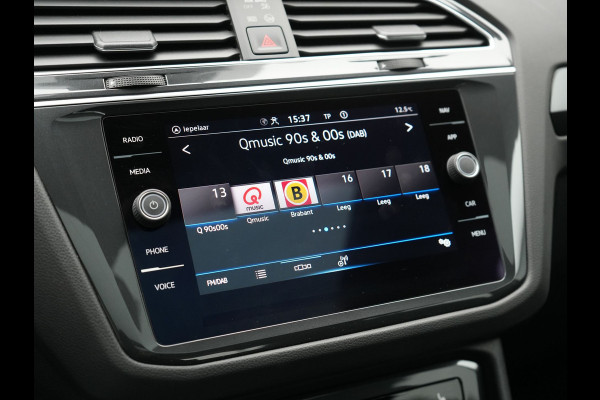 Volkswagen Tiguan 1.4 TSI eHybrid Elegance PHEV 245pk | Panodak | Camera | IQ Light | Adaptive Cruise | Alcantara Sportstoelen Verwarmd | Apple Carplay | Sfeerverlichting | Stuur Verwarmd | Navigatie | Virtual | DAB | Plug In Hybrid