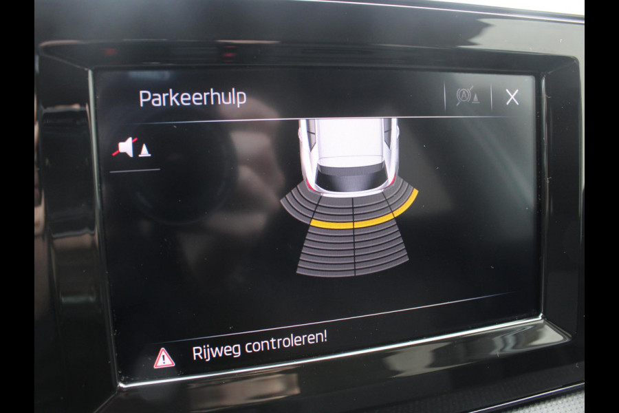 Škoda Fabia 1.0 TSI Ambition | APPLE CARPLAY |