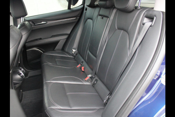 Alfa Romeo Stelvio 2.2d Super | STOELVERWARMING | LEDEREN BEKLEDING | 20" LICHTMETALEN VELGEN |