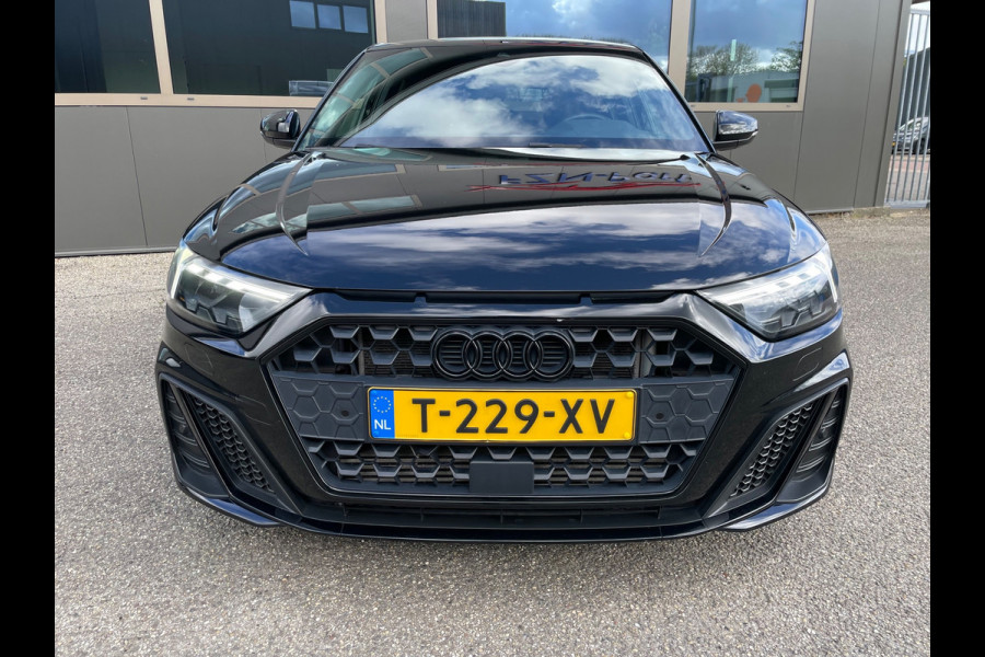 Audi A1 Sportback 40 TFSI S Line edition one Dealer onderhouden