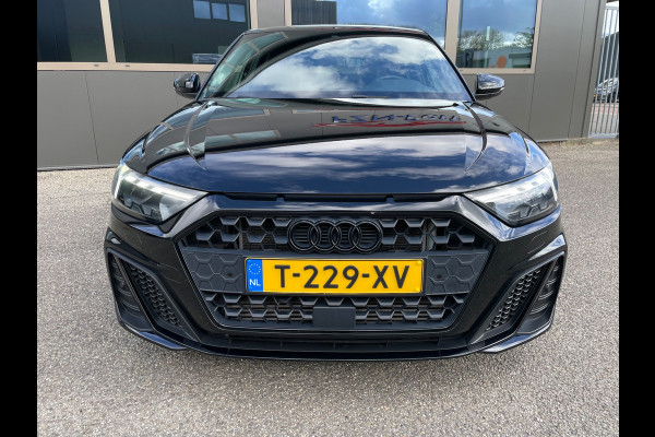 Audi A1 Sportback 40 TFSI S Line edition one Dealer onderhouden