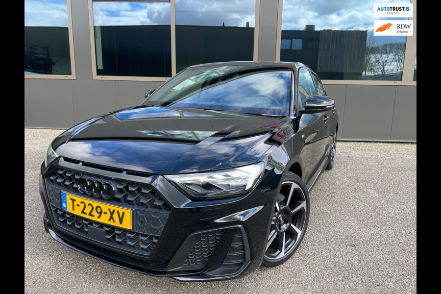 Audi A1 Sportback 40 TFSI S Line edition one Dealer onderhouden