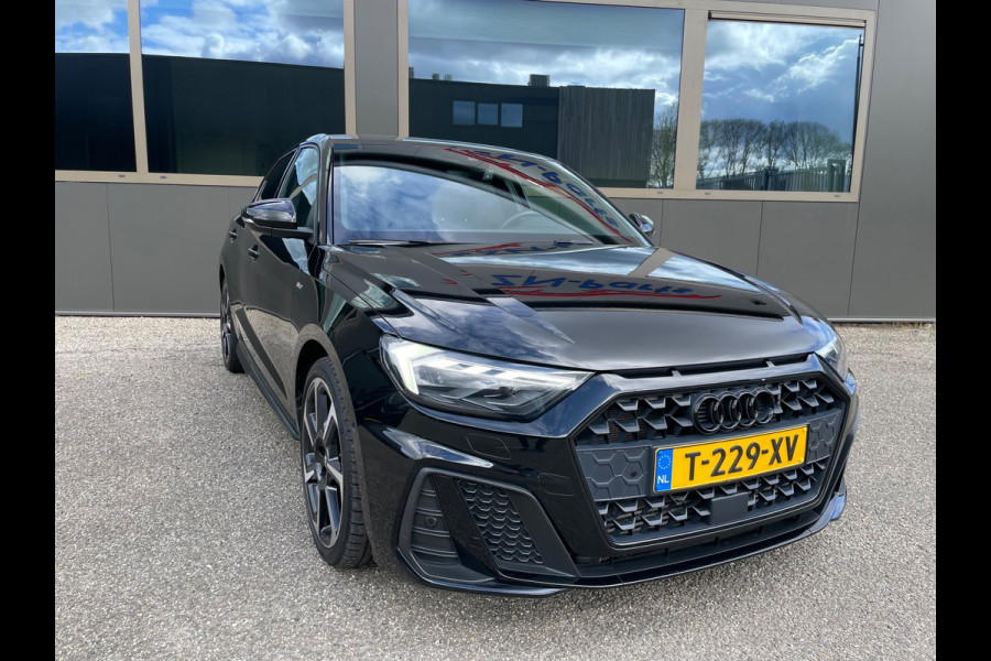 Audi A1 Sportback 40 TFSI S Line edition one Dealer onderhouden