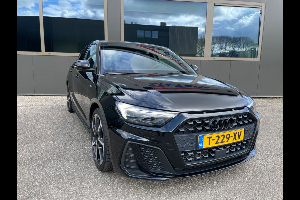 Audi A1 Sportback 40 TFSI S Line edition one Dealer onderhouden