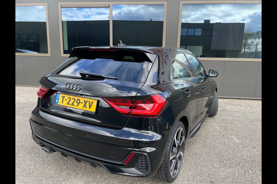 Audi A1 Sportback 40 TFSI S Line edition one Dealer onderhouden