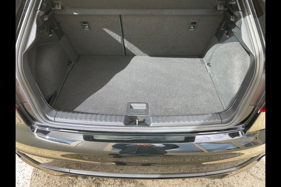 Audi A1 Sportback 40 TFSI S Line edition one Dealer onderhouden