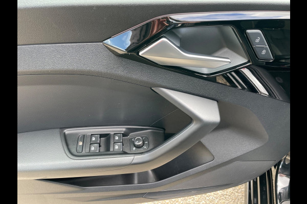 Audi A1 Sportback 40 TFSI S Line edition one Dealer onderhouden