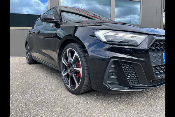 Audi A1 Sportback 40 TFSI S Line edition one Dealer onderhouden